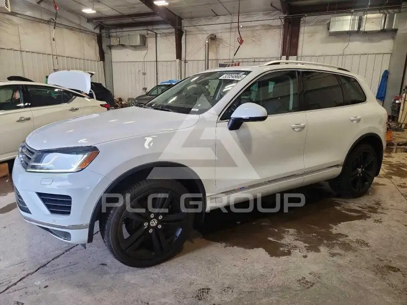 2017 Volkswagen Touareg photo