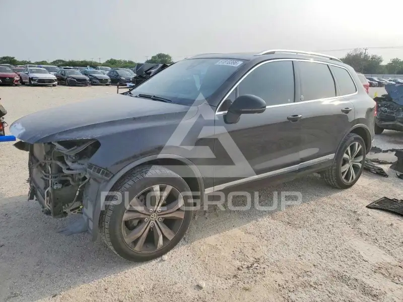 2017 Volkswagen Touareg photo