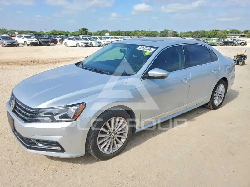 2017 Volkswagen Passat photo