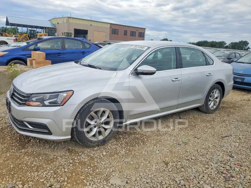 2017 Volkswagen Passat photo