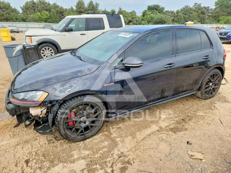 2017 Volkswagen GTI photo