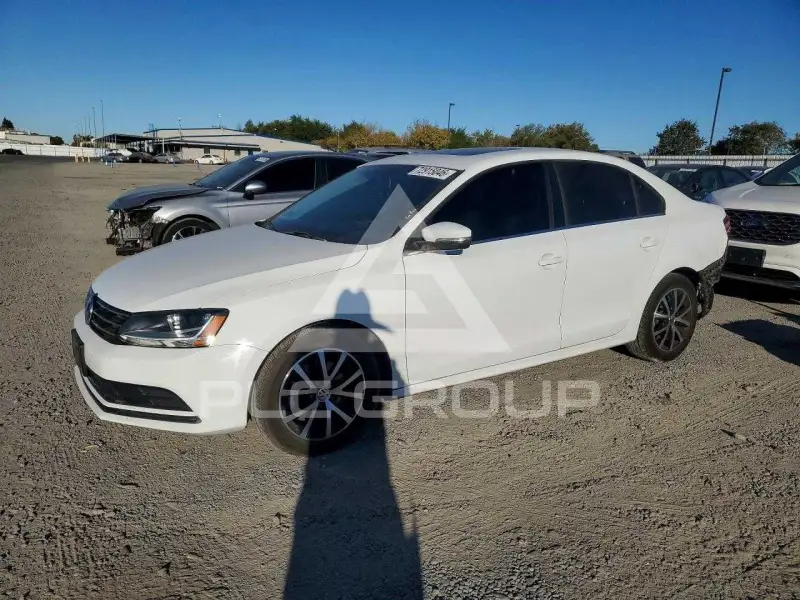 2017 Volkswagen Jetta photo