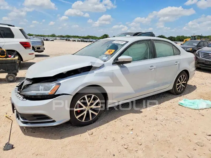 2017 Volkswagen Jetta photo