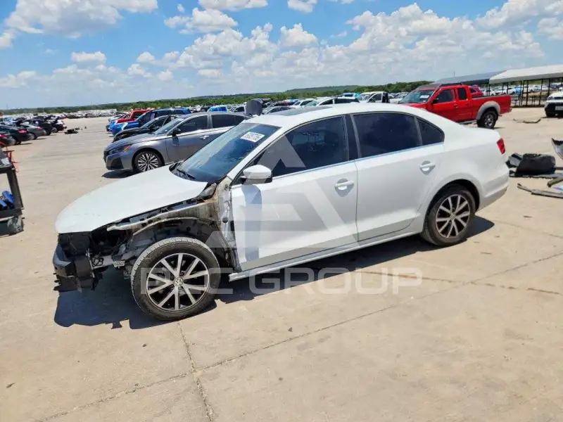 2017 Volkswagen Jetta photo
