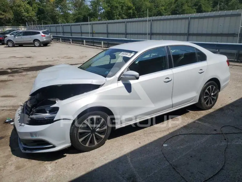 2017 Volkswagen Jetta photo