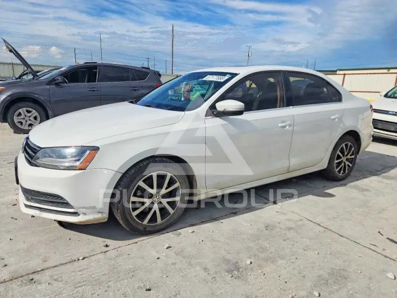 2017 Volkswagen Jetta photo