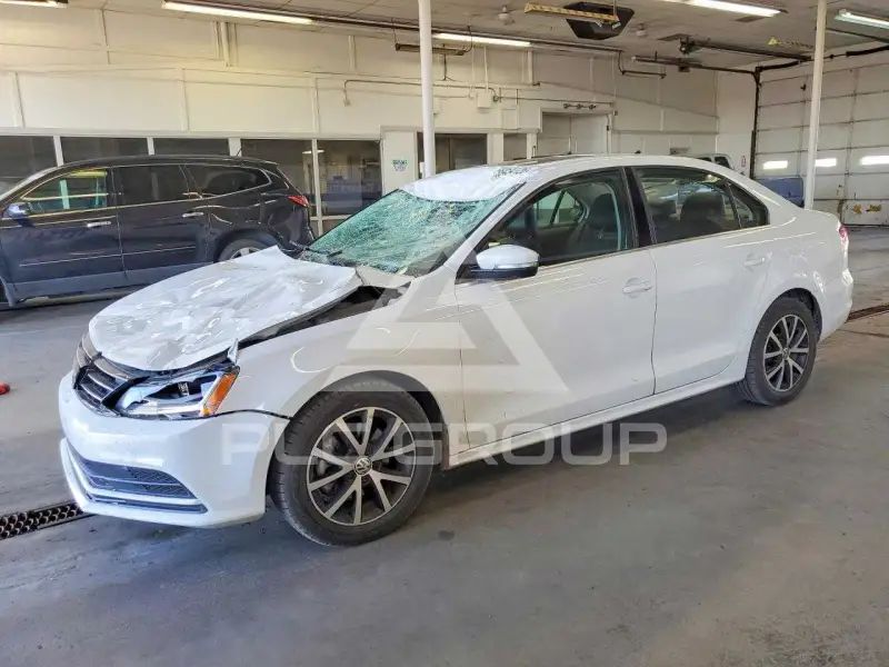 2017 Volkswagen Jetta фото