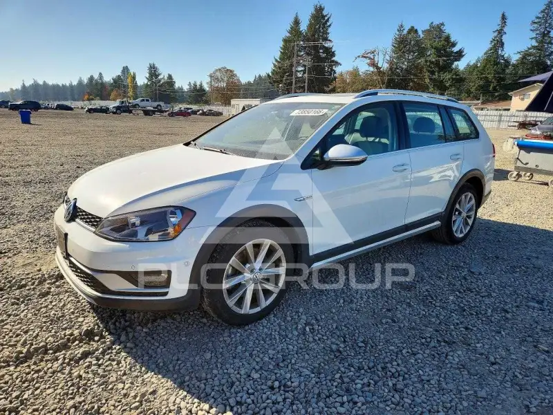 2017 Volkswagen GOLF photo