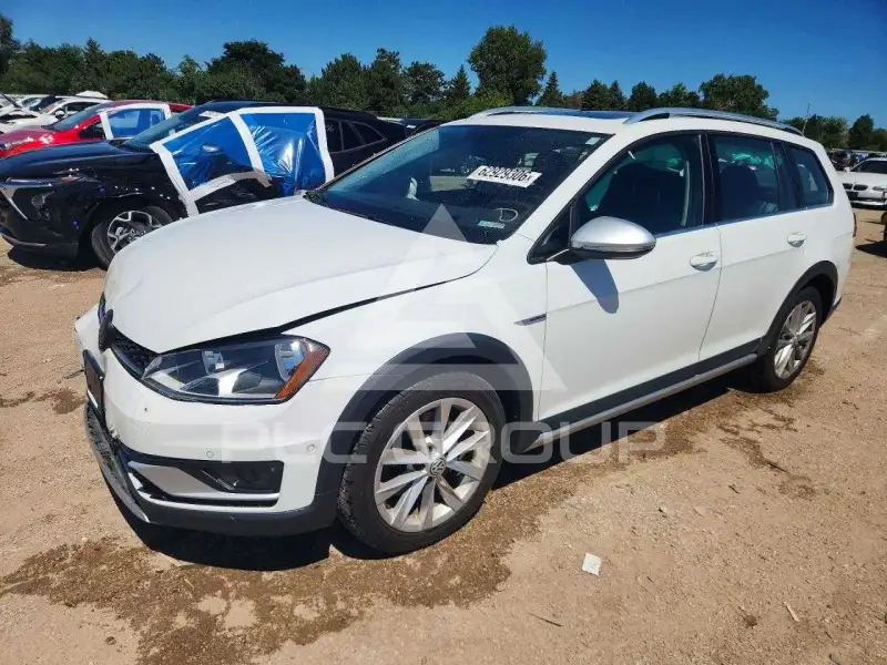 2017 Volkswagen GOLF фото
