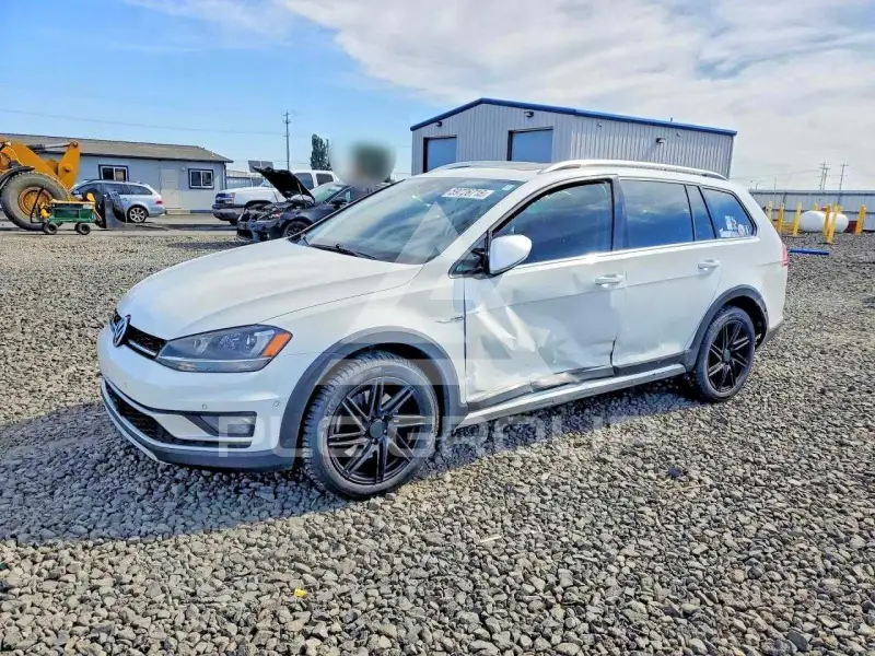 2017 Volkswagen GOLF photo