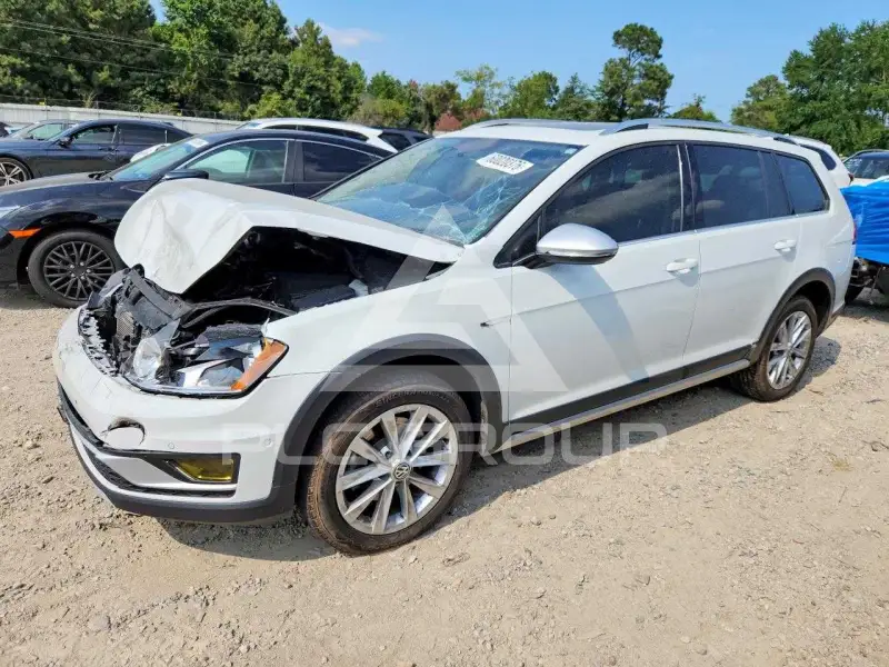 2017 Volkswagen GOLF фото