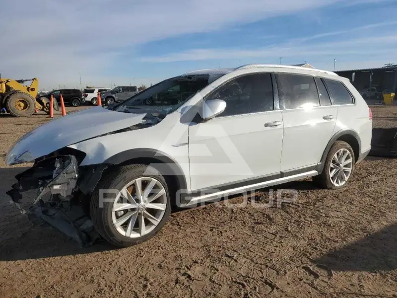 2017 Volkswagen GOLF фото