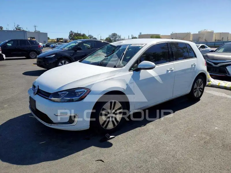2017 Volkswagen GOLF photo