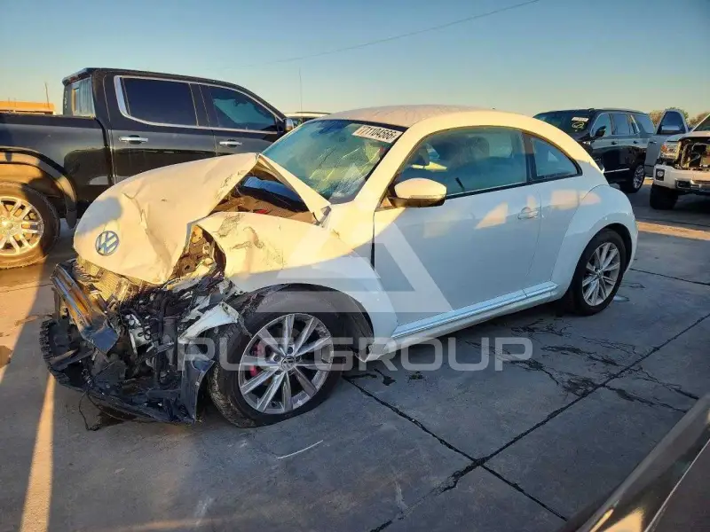 2017 Volkswagen BEETLE фото