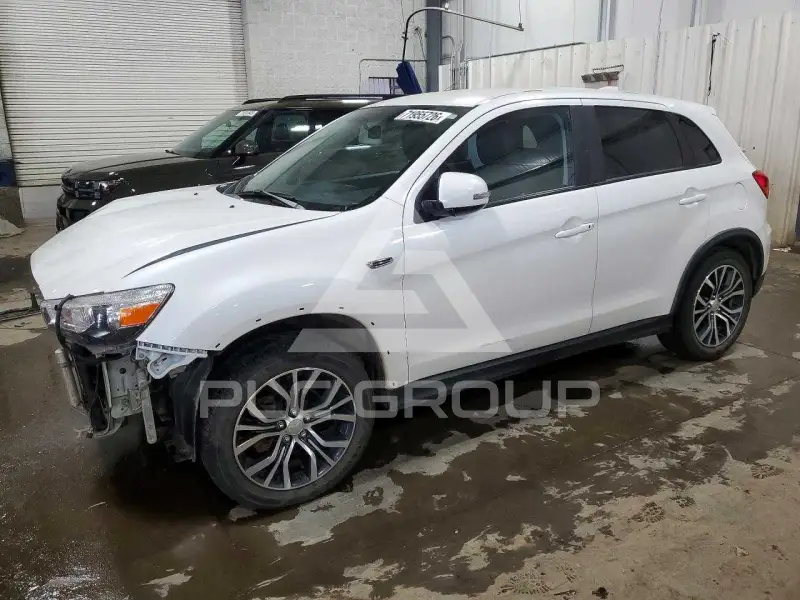 2018 Mitsubishi OUTLANDER photo