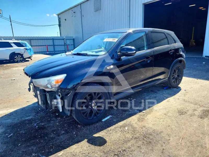 2018 Mitsubishi OUTLANDER photo