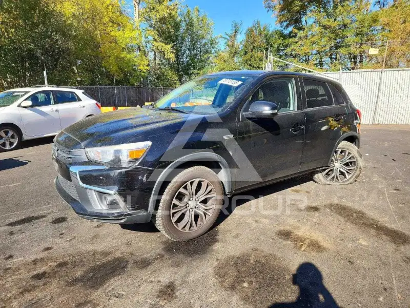 2018 Mitsubishi OUTLANDER photo