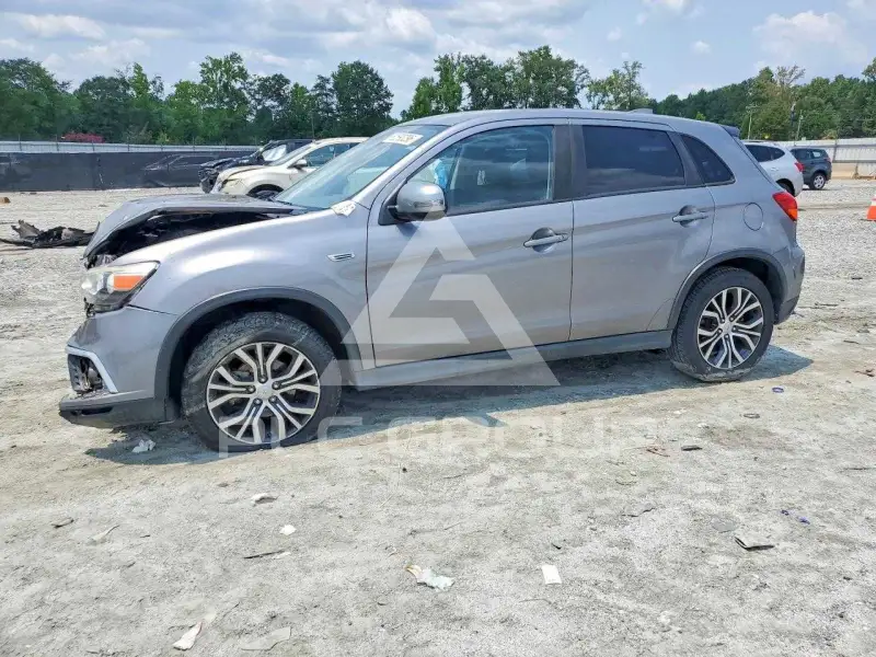 2018 Mitsubishi OUTLANDER photo