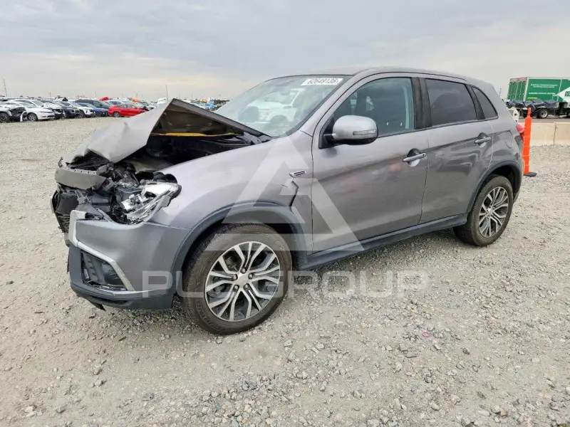 2018 Mitsubishi OUTLANDER photo