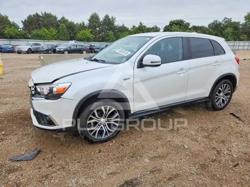 2018 Mitsubishi OUTLANDER photo