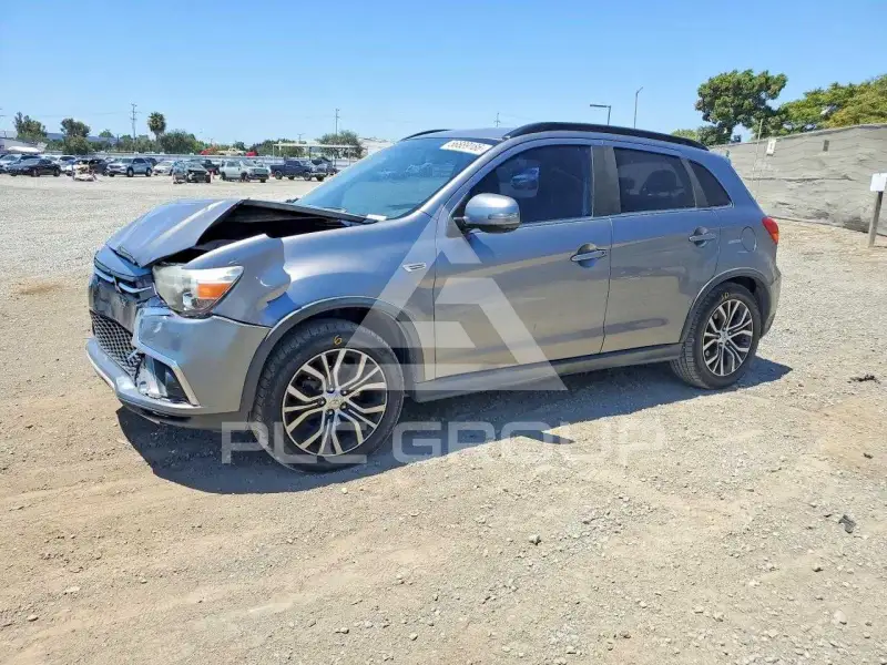 2018 Mitsubishi OUTLANDER photo
