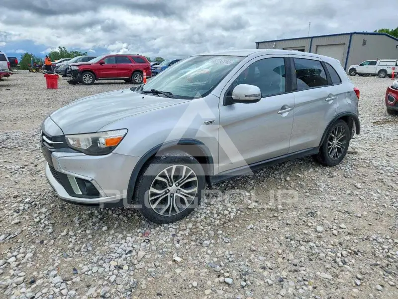 2018 Mitsubishi OUTLANDER photo