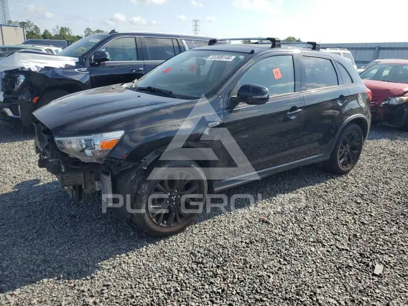 2018 Mitsubishi OUTLANDER photo