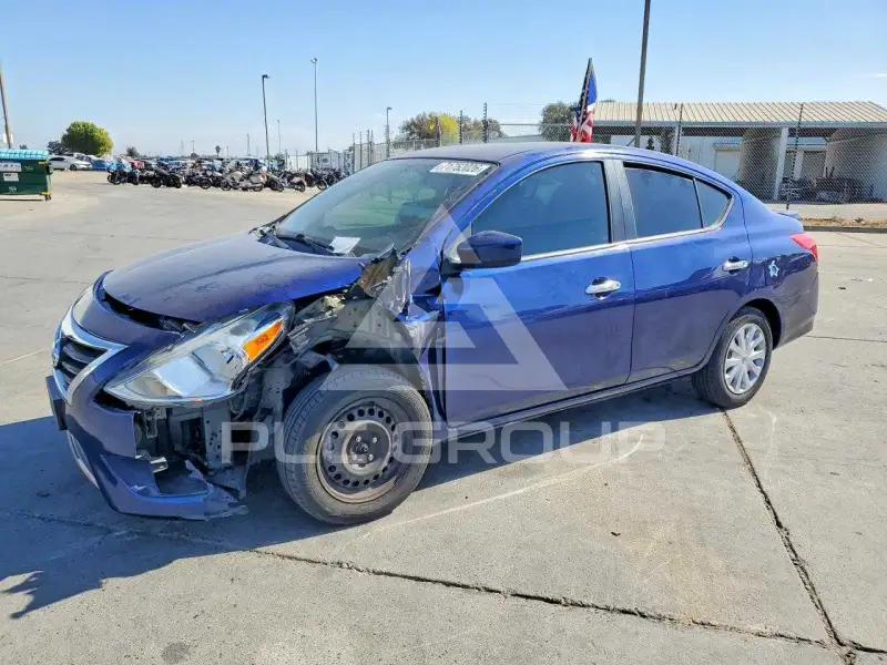 2018 Nissan VERSA фото
