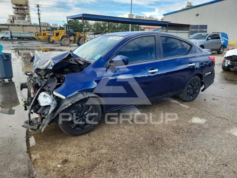 2018 Nissan VERSA photo