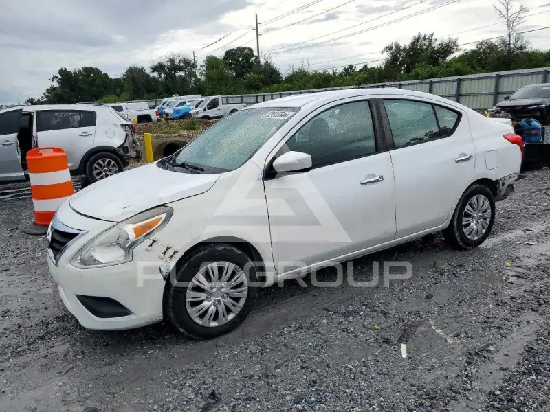 2018 Nissan VERSA фото