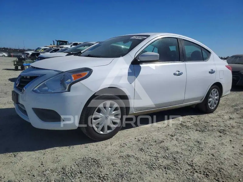 2018 Nissan VERSA фото