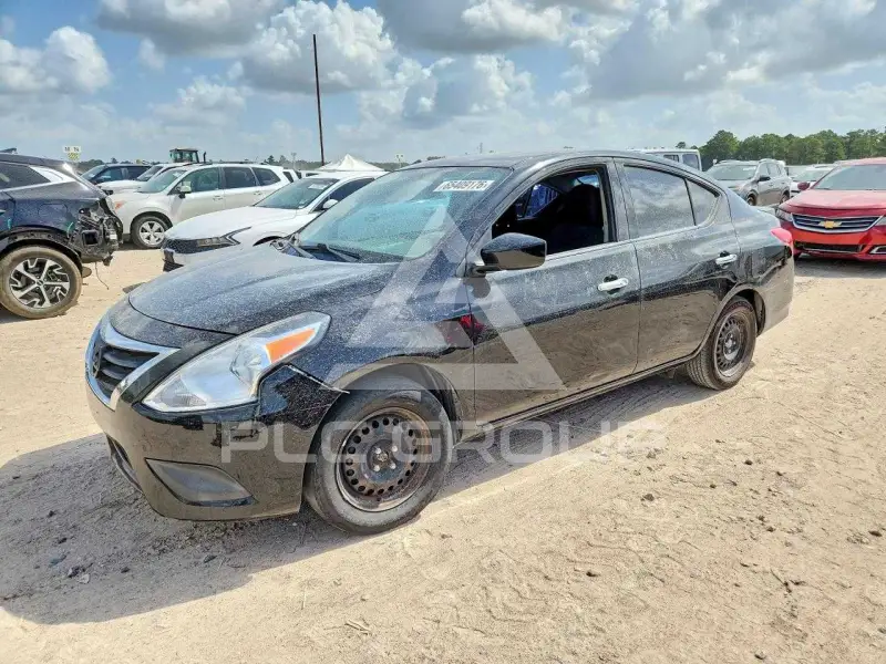 2018 Nissan VERSA photo