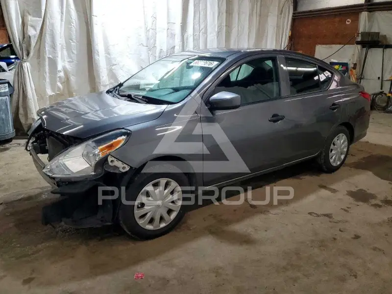 2018 Nissan VERSA фото