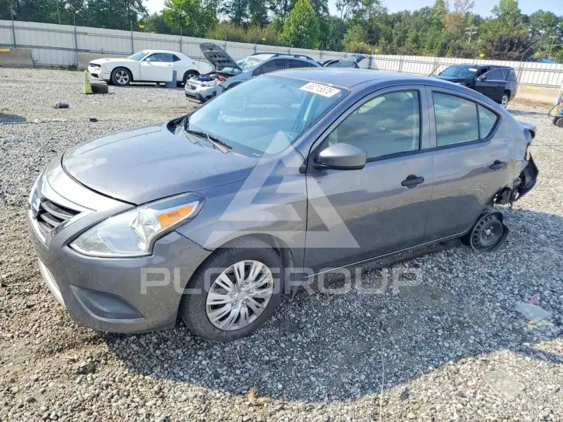 2018 Nissan VERSA фото