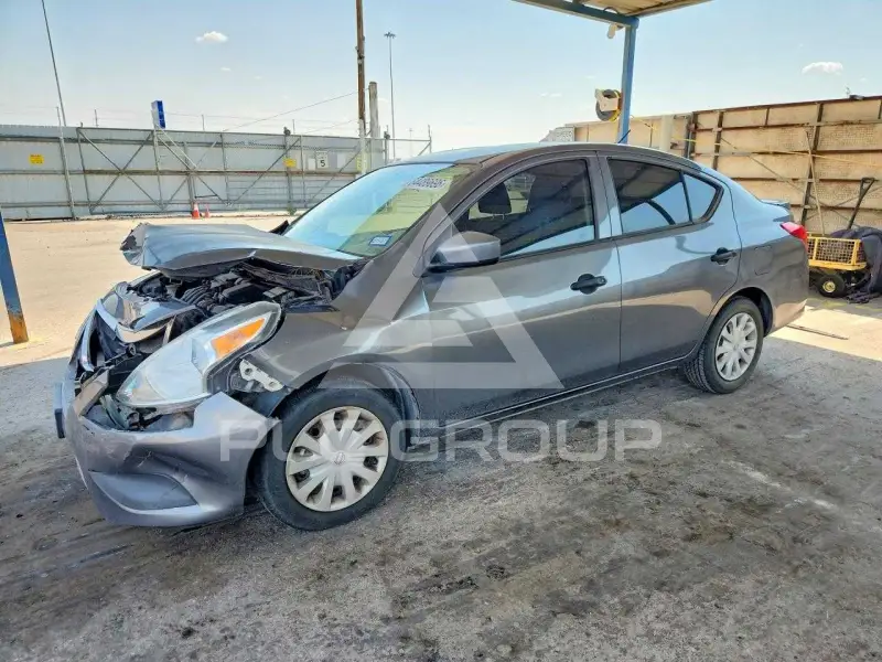 2018 Nissan VERSA photo