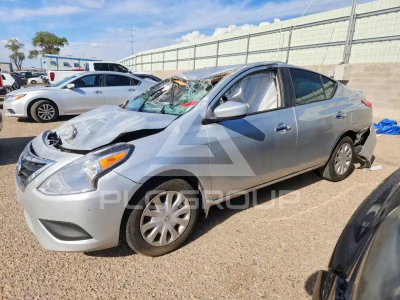 2018 Nissan VERSA фото