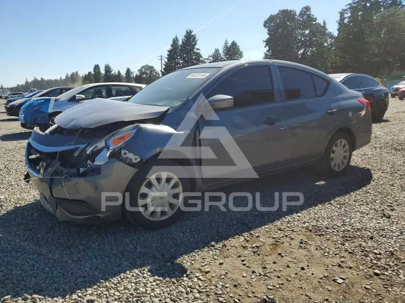 2018 Nissan VERSA photo