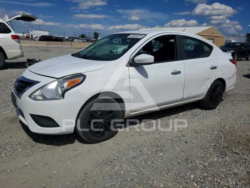 2018 Nissan VERSA фото