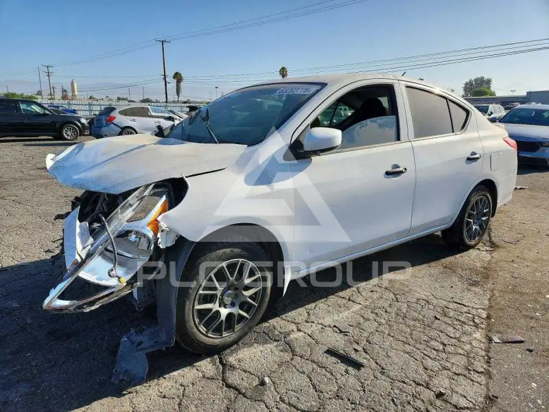 2018 Nissan VERSA фото