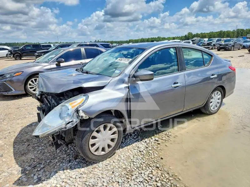 2018 Nissan VERSA фото
