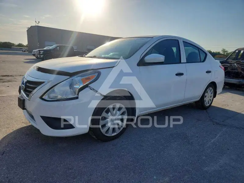 2018 Nissan VERSA фото
