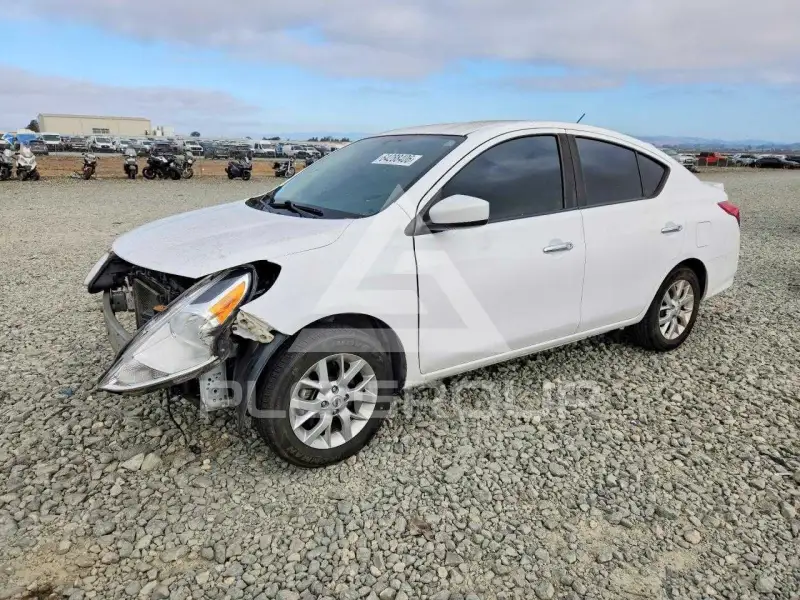 2018 Nissan VERSA фото