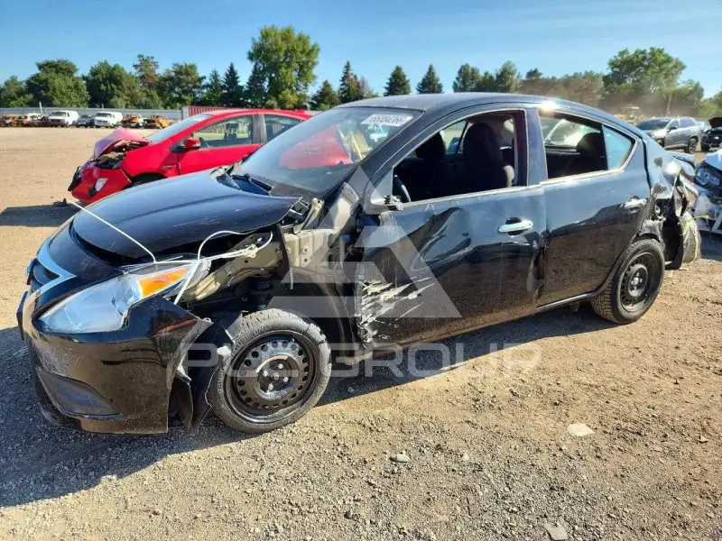 2018 Nissan VERSA photo