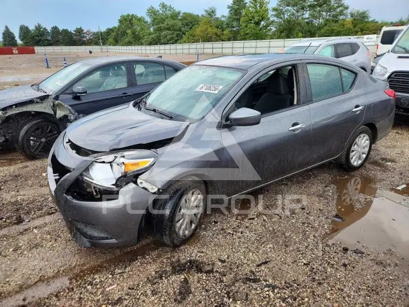 2018 Nissan VERSA фото