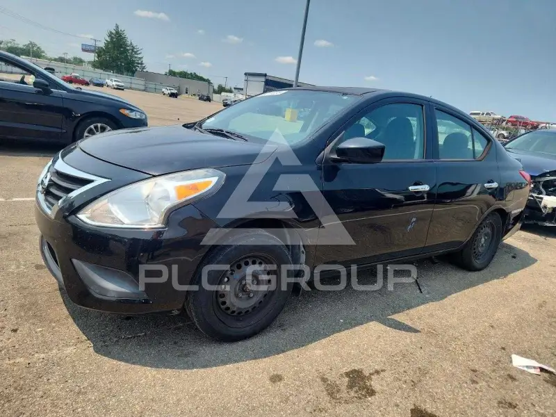 2018 Nissan VERSA photo