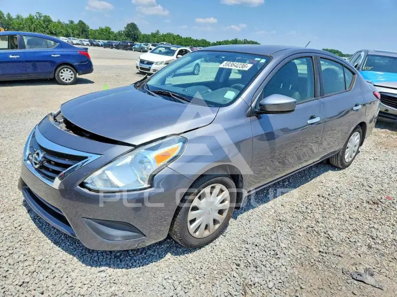 2018 Nissan VERSA фото
