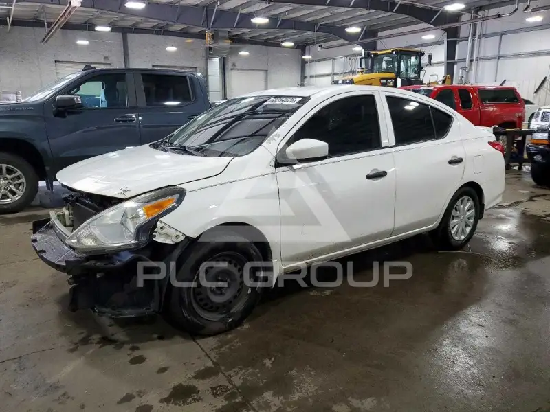 2018 Nissan VERSA photo