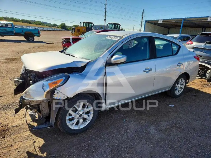 2018 Nissan VERSA фото