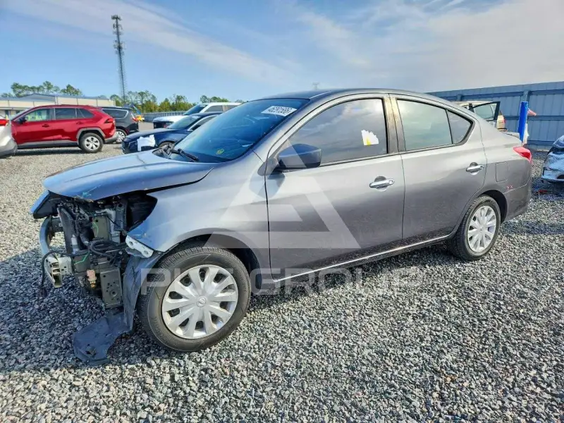 2018 Nissan VERSA фото