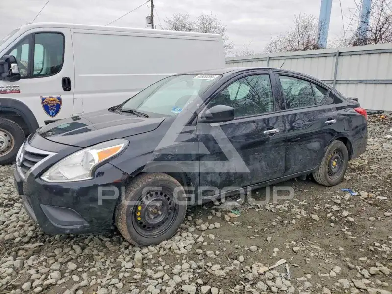 2018 Nissan VERSA photo